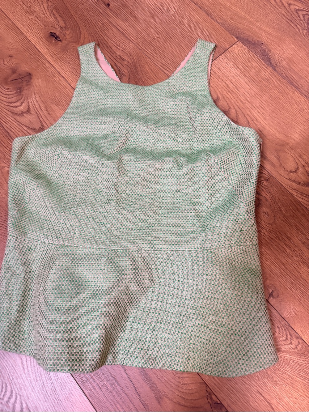Banana Republic Sleeveless woven top in Green